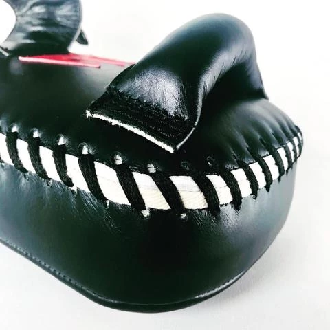 Muay Thai Arwut Kick Pads KP2 12 Muay Thai Arwut Kick Pads KP2