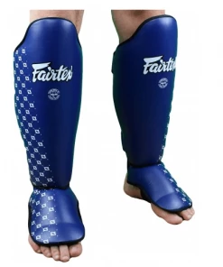 Muay Thai Fairtex Package 3: Blue Gloves + Blue Shin Guards + Black Gear Bag + Blue Hand Wraps 10 Muay Thai Fairtex Package 3: Blue Gloves + Blue Shin Guards + Black Gear Bag + Blue Hand Wraps
